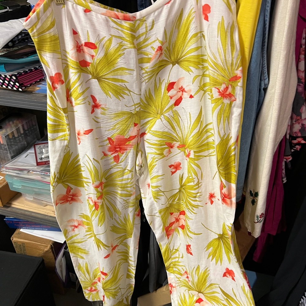 Rena Rowan Capri with Floral Print